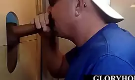 Dickblowing gloryhole daddy gets mouth jizzed