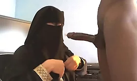 suceuse en niqab