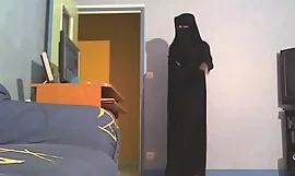 dispirited danse en niqab